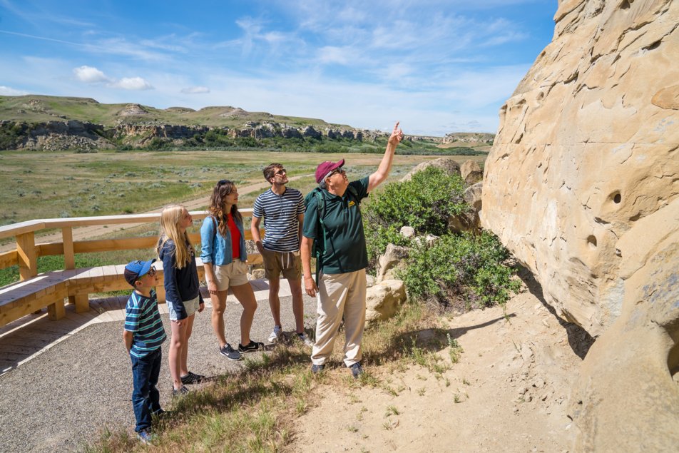 A tour group at Writing on Stone Provincial Park